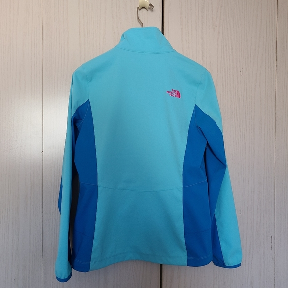 North Face windbreaker - Picture 2 of 6